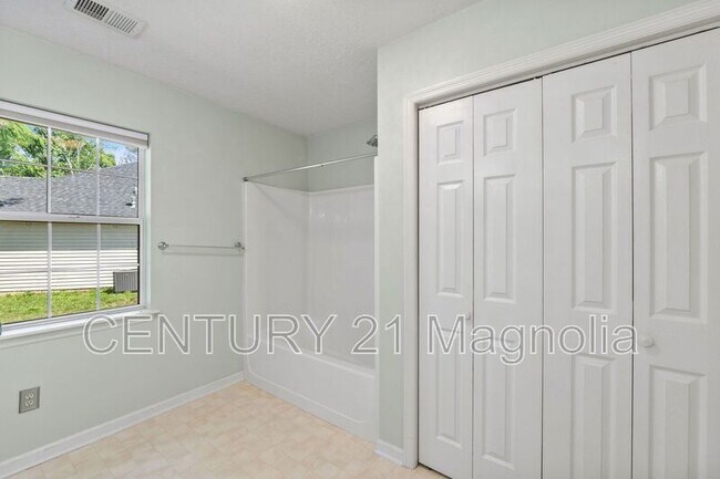 Building Photo - 928 Hunting Horn Wy