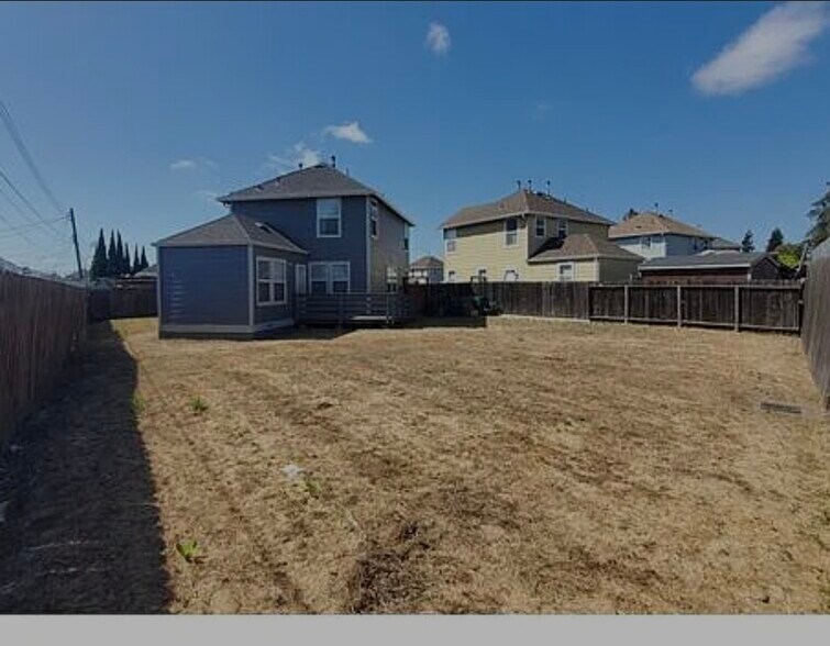 Building Photo - 10559 East Ct