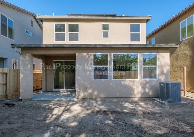 Building Photo - 555 N Cattail Ct