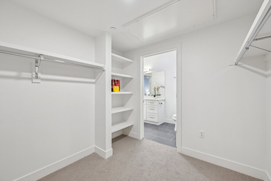 Building Photo - 2899 W 52nd Ave