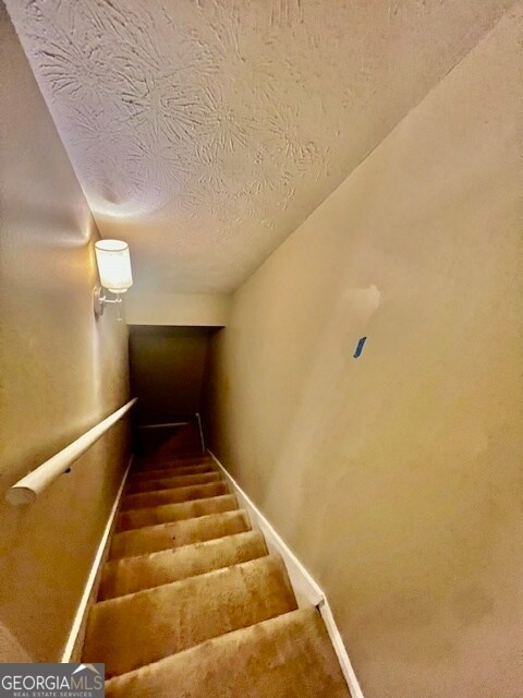 Building Photo - 2515 Skyland Trail NE