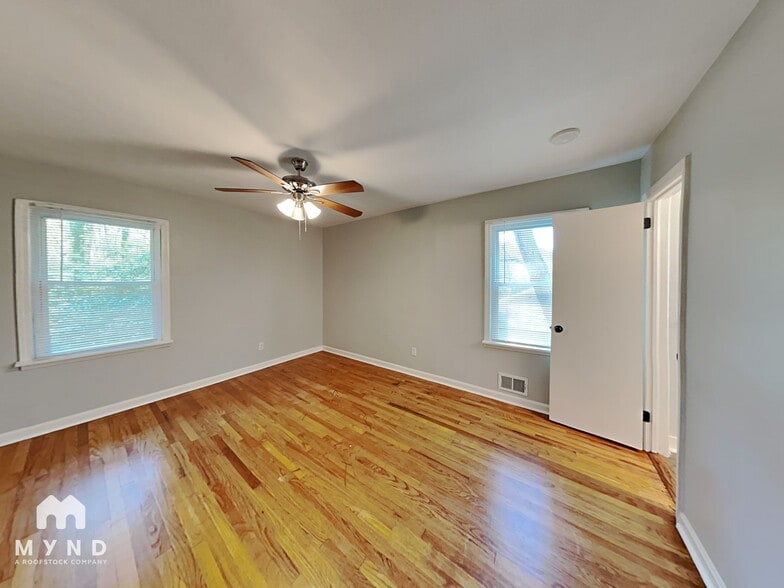 Building Photo - 355 Kemolay Rd SW