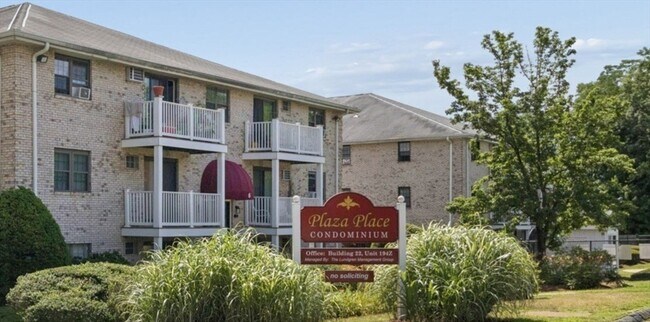 Building Photo - 8 Kenmar Dr