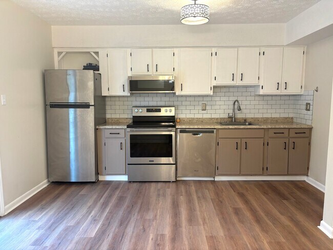 Building Photo - 5276 Mulberry Ct