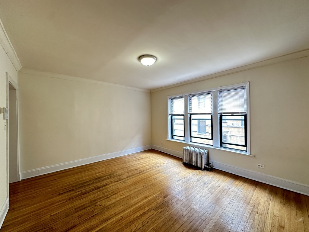 Building Photo - 2338 N Spaulding Ave