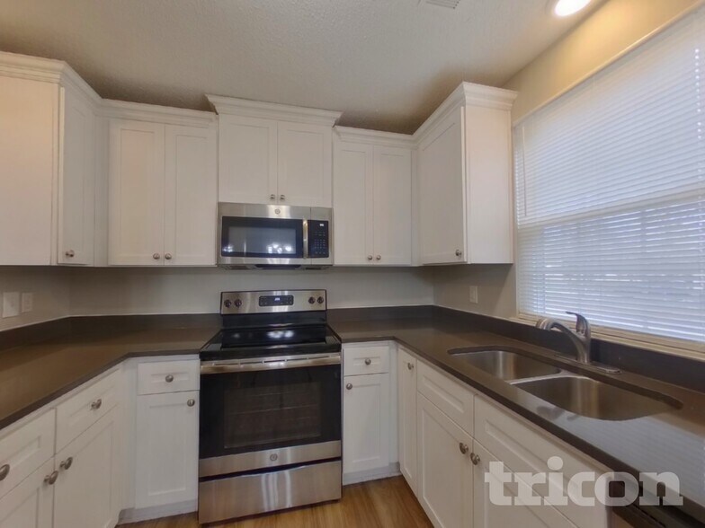 Building Photo - 8701 Brookstead Dr