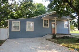 Building Photo - 202 S Mesquite St