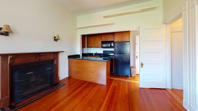 Building Photo - 1bed in Kenmore Boston No broker fee!