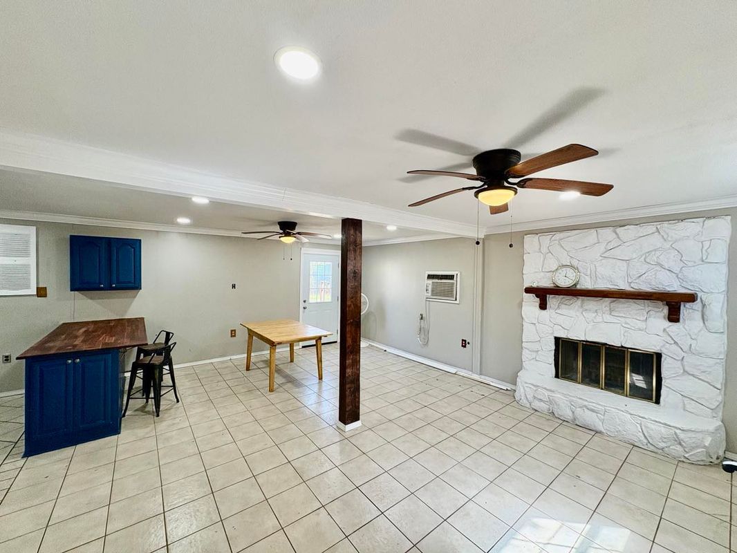 Building Photo - 76052 Crystal Dr