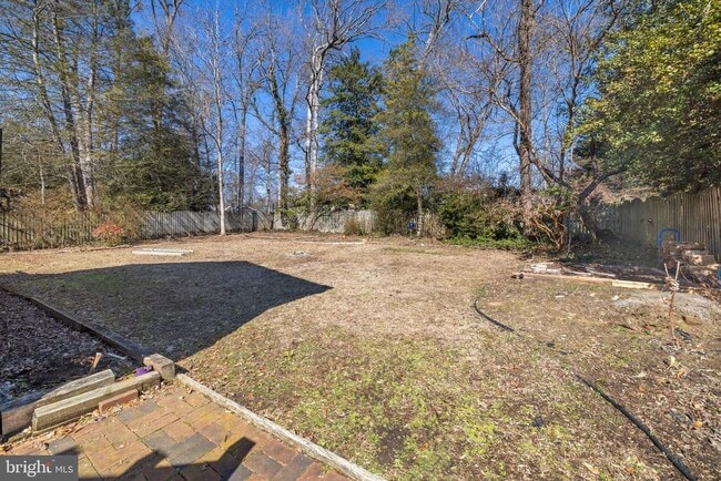 Building Photo - 1032 Pinecrest Dr