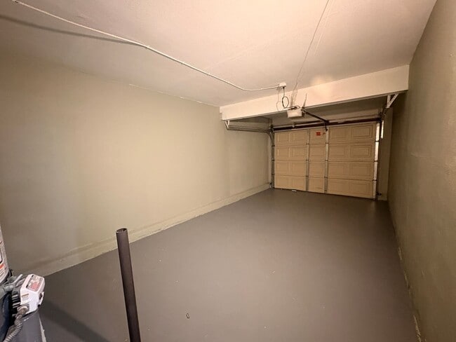 Building Photo - 1708 E Fairfield Ct