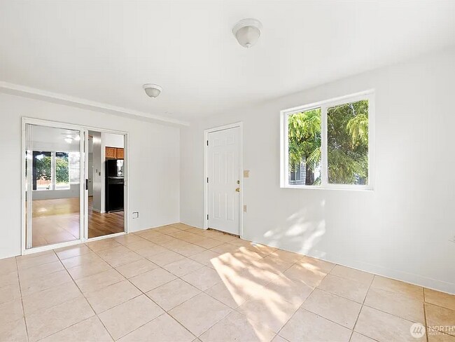 Building Photo - Ruth Duplex Unit A