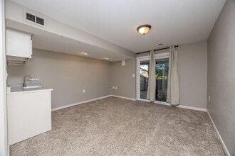 Building Photo - "Discover Comfort and Style: Spacious 2-Be...