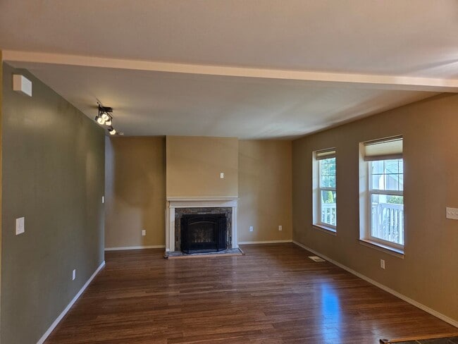 Building Photo - Craftsman Style 3 Bed/2 Bath Home - Bremerton