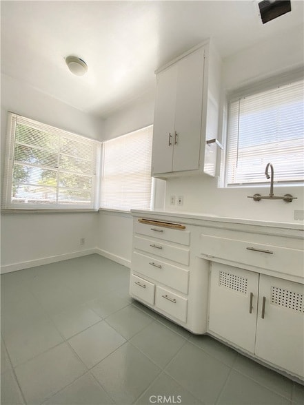 Building Photo - 3718 Gundry Ave