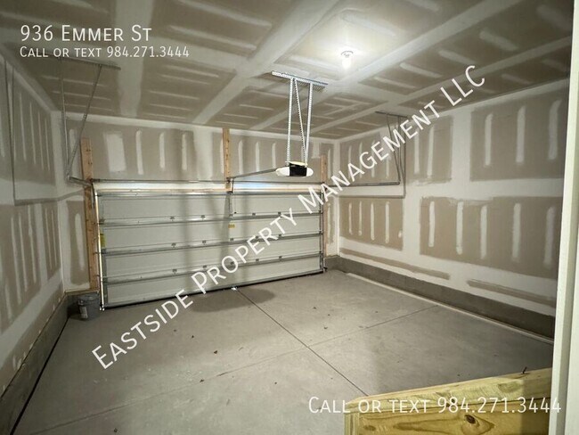 Building Photo - 936 Emmer St