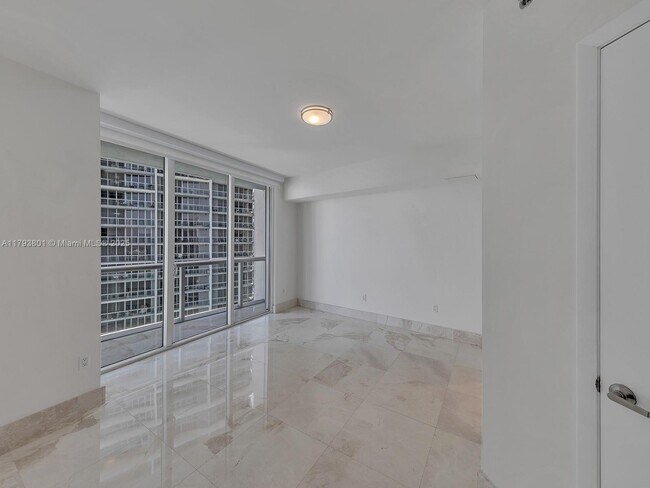 Building Photo - 475 Brickell Ave