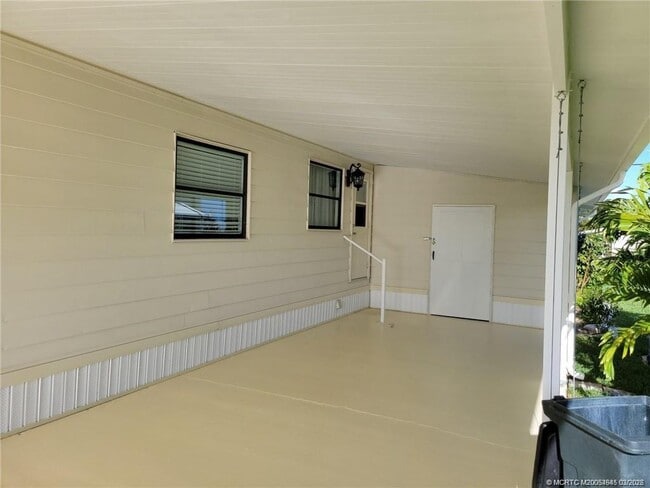 Building Photo - 7777 SE Continental Dr