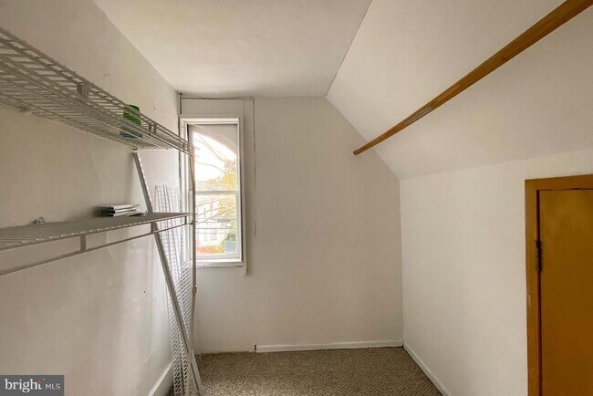 Building Photo - 10 Princeton Ave