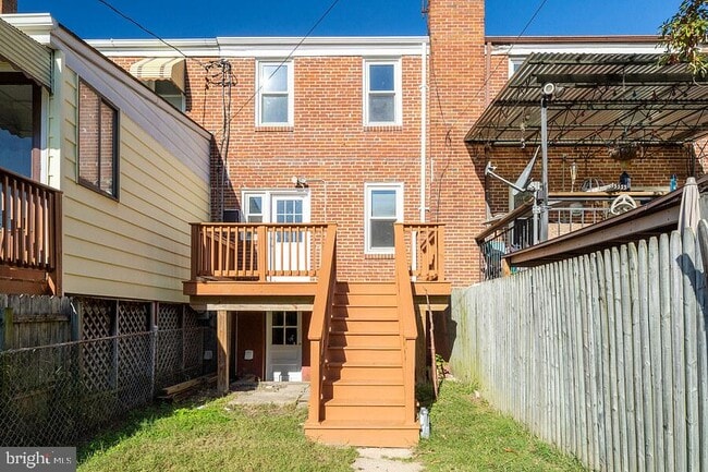 Building Photo - 413 Rogers Ave