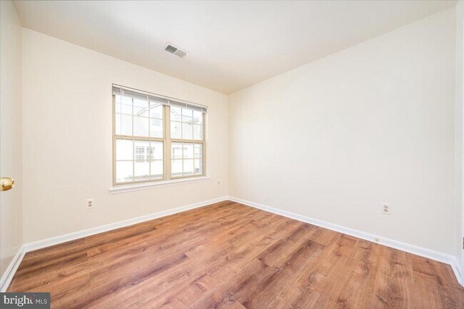 Building Photo - 12121 Amber Ridge Cir
