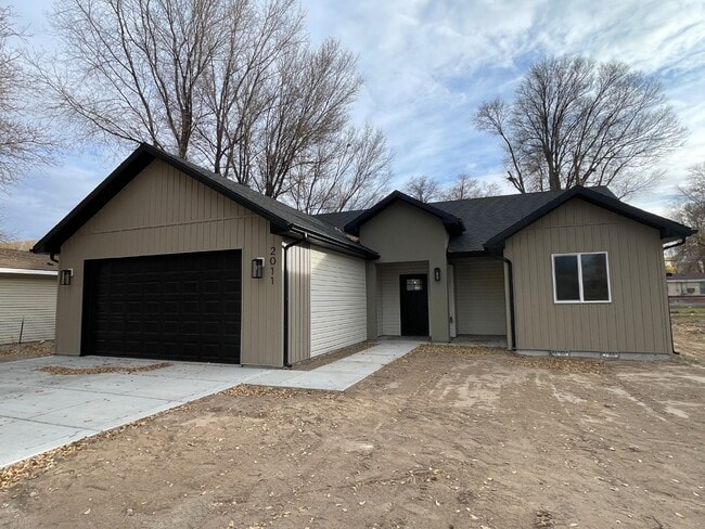 Building Photo - 2011 18th St