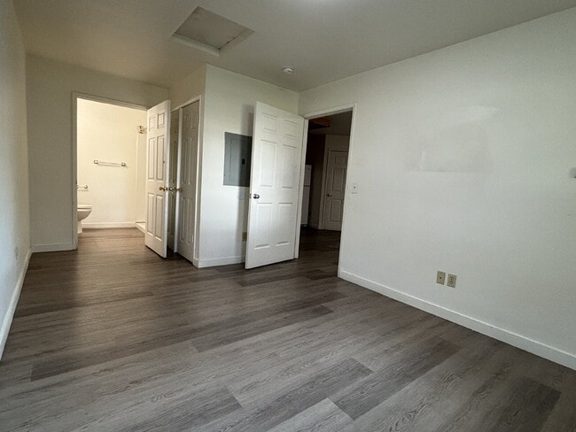 Building Photo - Available Soon! Apply now for this cute one bedroom apartment for $1200