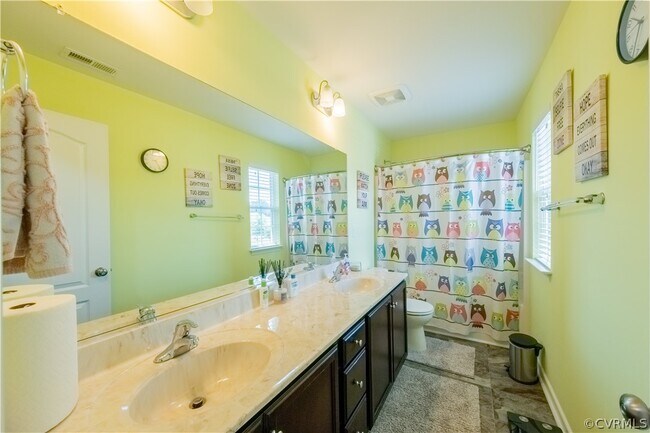 Building Photo - 9535 Thornecrest Dr