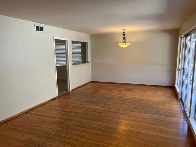 Building Photo - 4 Bedroom Ranch Style Home in Quiet El Sobrante Neighborhood