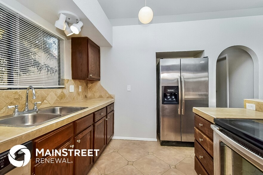 Building Photo - 1659 Oakhaven Pl