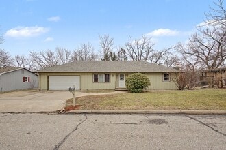 Building Photo - 2817 Arbor Dr