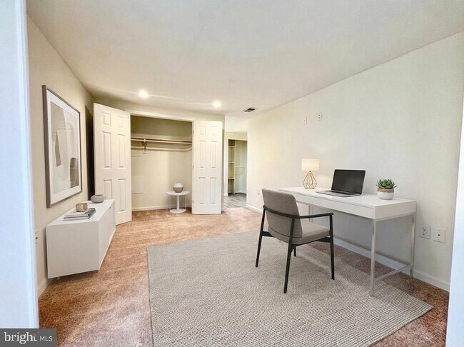 Building Photo - 4342 Pembrook Village Dr