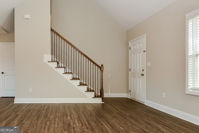 Building Photo - 320 Woodland Ridge Cir