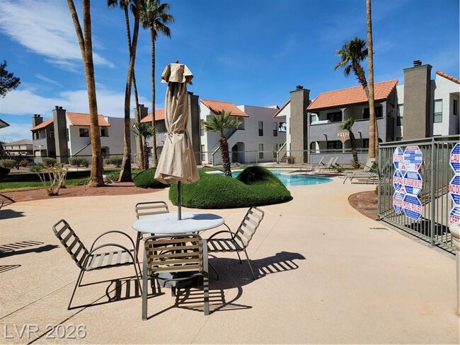 Building Photo - 711 Bass Dr