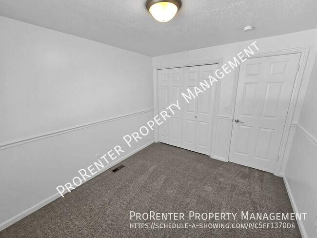 Building Photo - 484 N 75 W