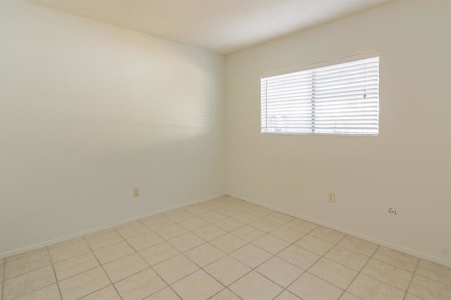 Building Photo - 80 S Wavy Oak Cir