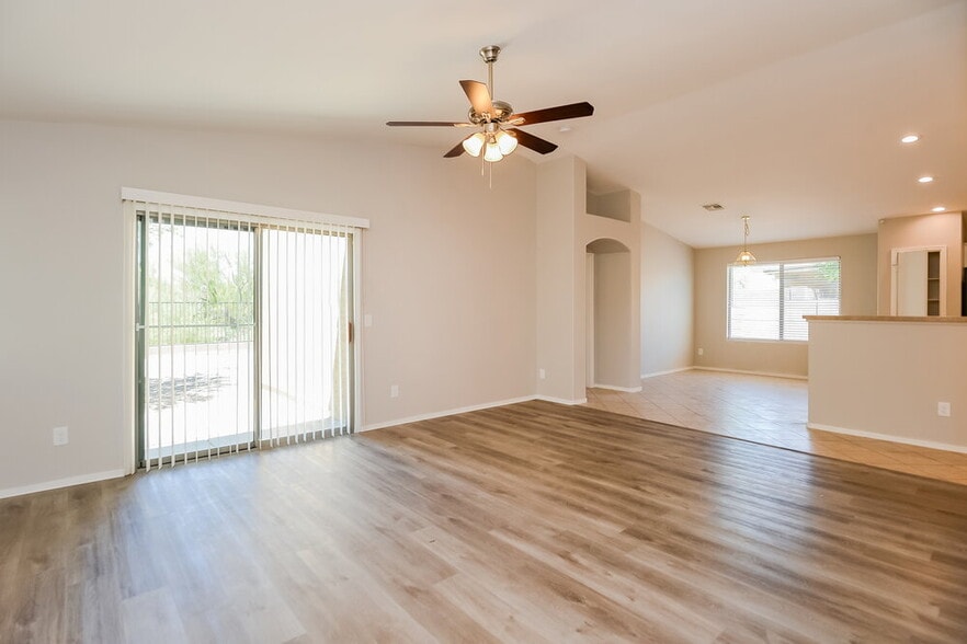 Building Photo - 3530 S Desert Promenade Rd