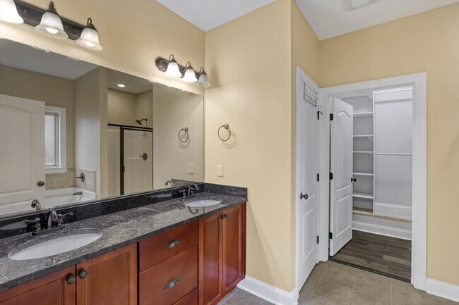 Building Photo - 219 Kickham Ln