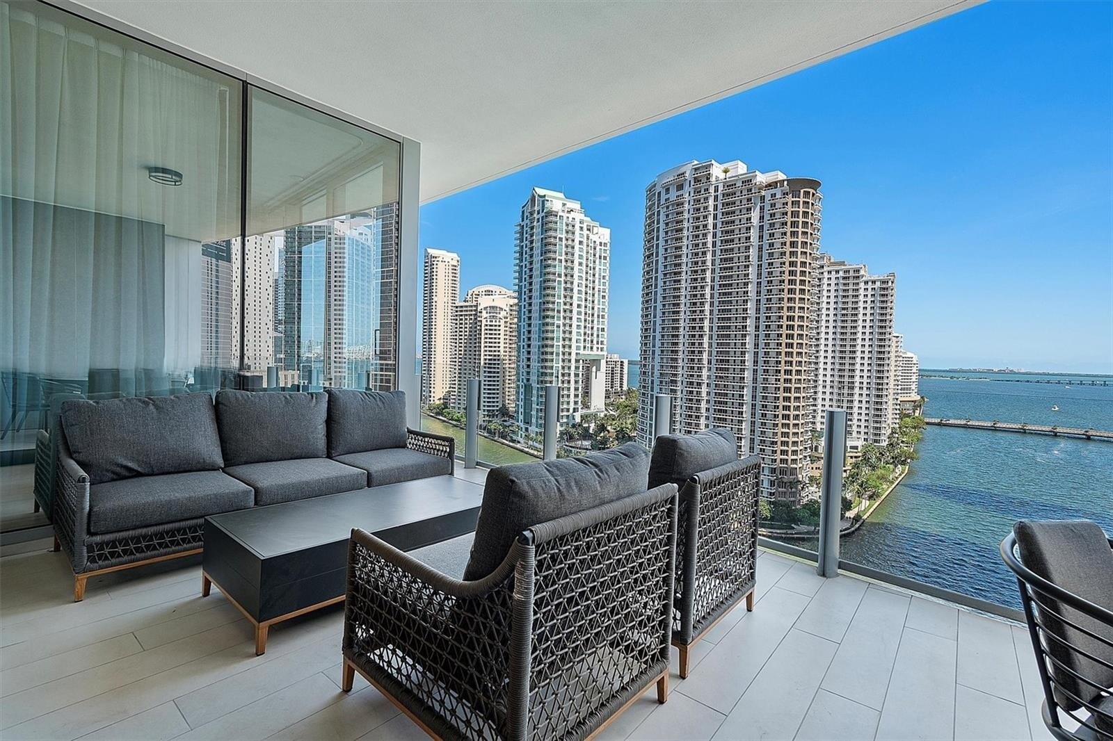Building Photo - 300 Biscayne Boulevard Way