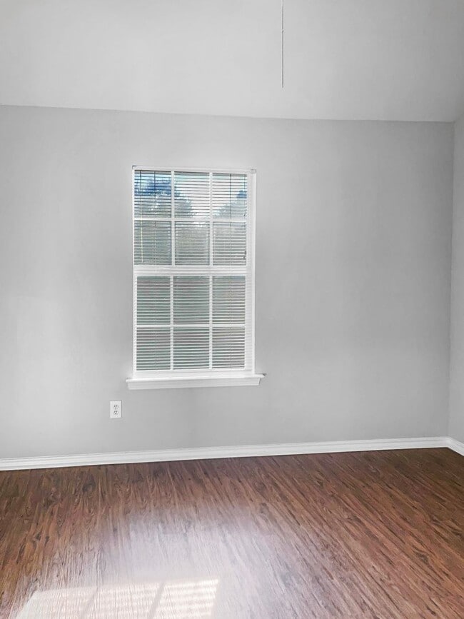 Building Photo - Beautiful 2 Story Home with Greenbelt Views!