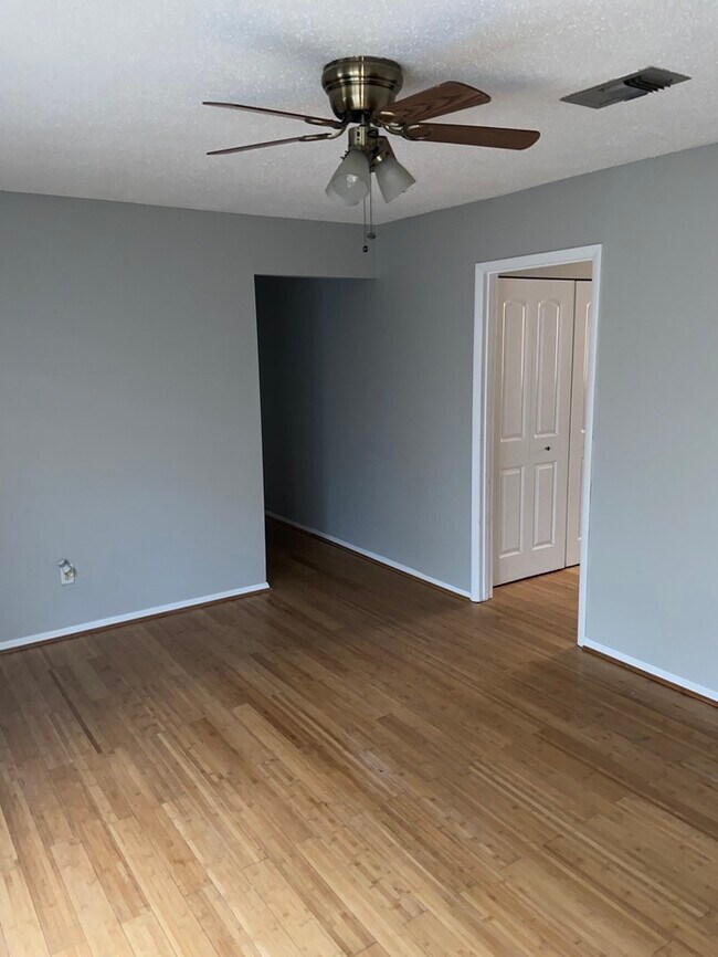 Building Photo - 3072 Queenstown Rd Trussville, AL