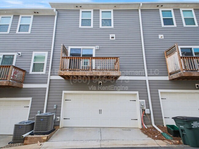 Building Photo - 4426 Millennium Ave