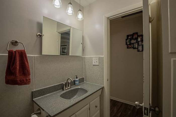 Building Photo - 7704 E 50th Terrace