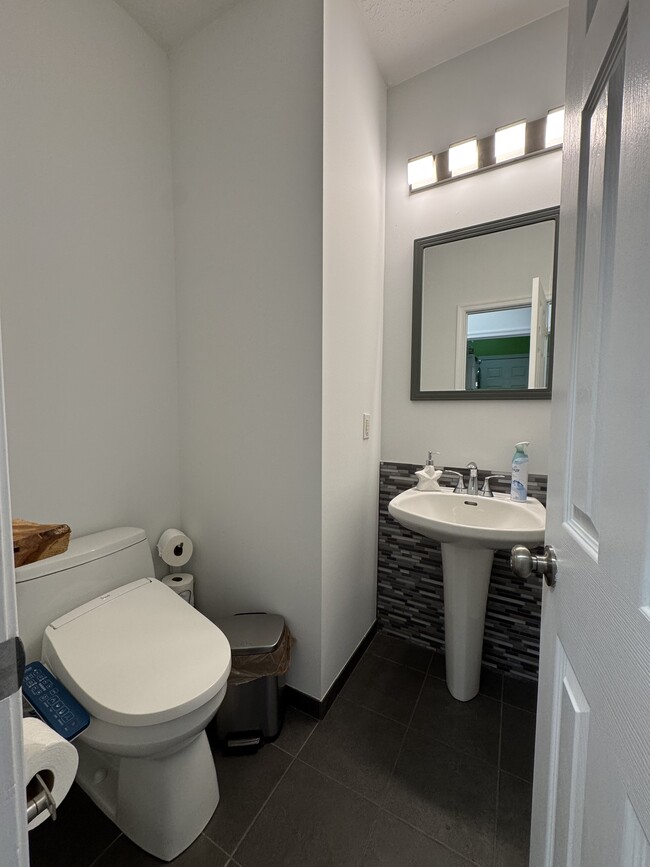 Building Photo - 307 Ludlow Dr