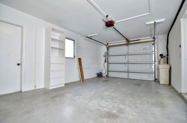 Building Photo - 10994 90th Terrace