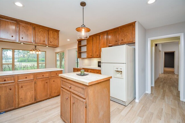Building Photo - 2103 Winged Foot Dr