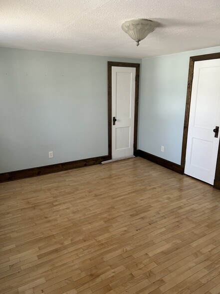 bedroom 2- has access to 2 closets - 626 George St
