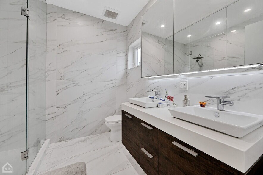 Building Photo - 1921 S Jefferson St