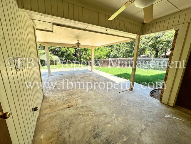 Building Photo - Charming 3 Bedroom, 2.5 Bathroom Home in A...