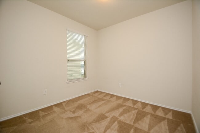 Building Photo - 4414 Iron Horse Dr